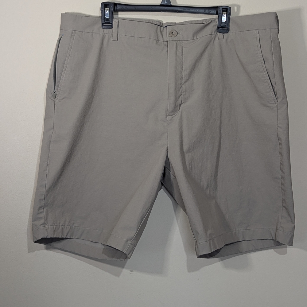 Vineyard Vines OTG Shorts Mens 40 Khaki Performance Stretch Golf Travel Lightwei